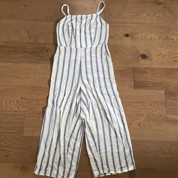 NWOT - Old Navy Women’s Strap Sleeve Jumpsuit - Picture 4 of 8